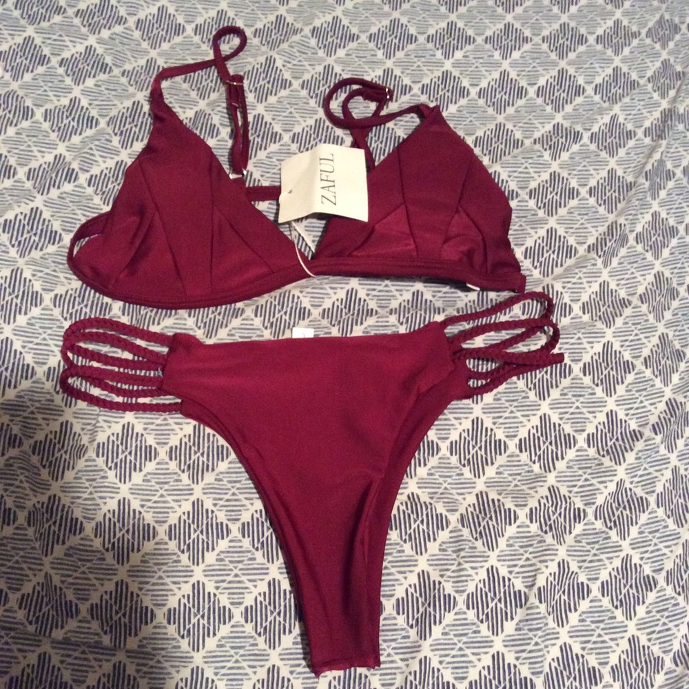 Brand new with tags burgundy zaful bikini